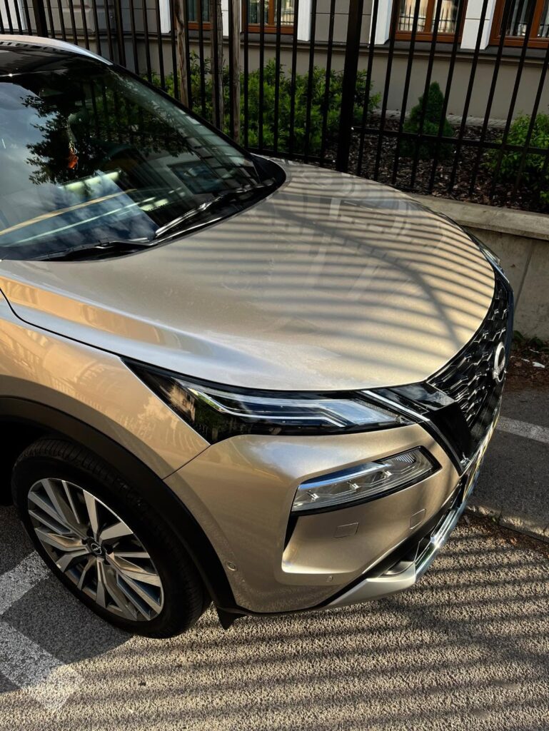 Kapota, blatník a svetlomet Nissan X-Trail s PPF fóliou