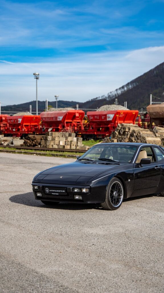 Porsche 944S na prehliadke po aplikácii ochrannej fólie