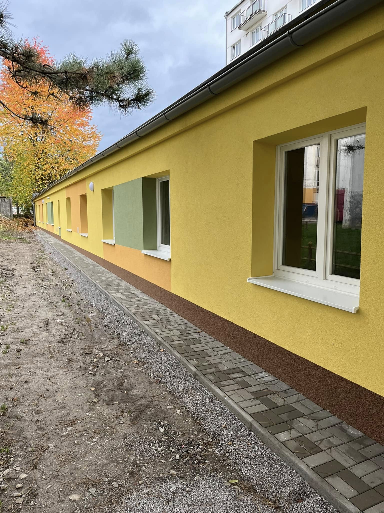 Bezpečnostné fólie na 44 okien ZUŠ v Banskej Bystrici