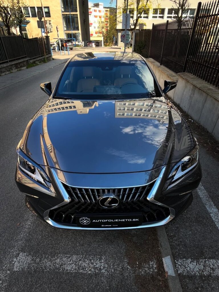 Lexus ES 300h spredu – kapota a nárazník s PPF fóliou