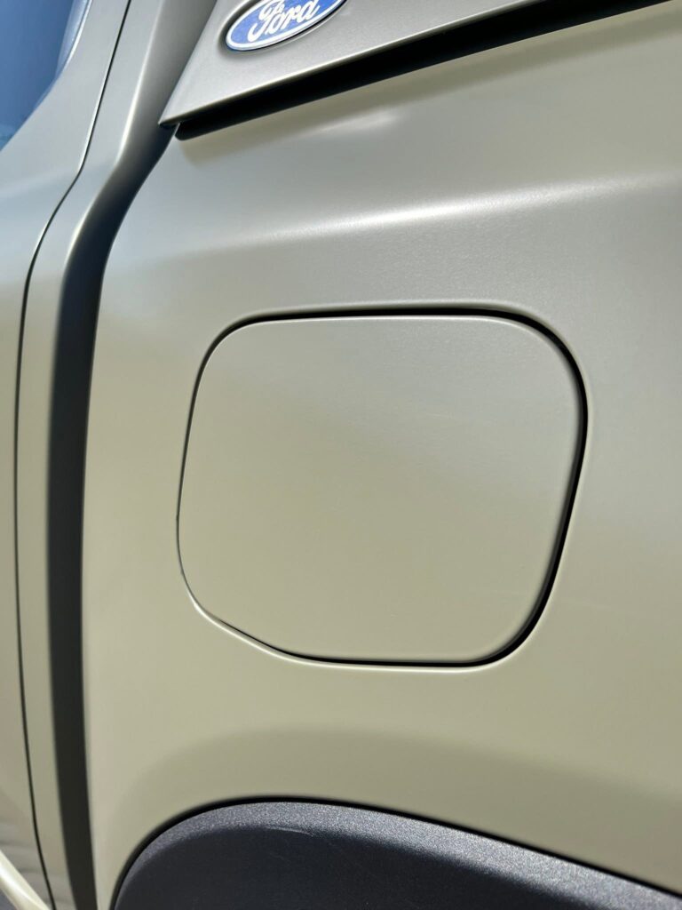 Detail viečka nádrže Ford Ranger prelepeného fóliou